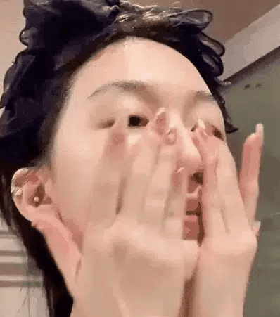 Uppstramande serum mot rynkor