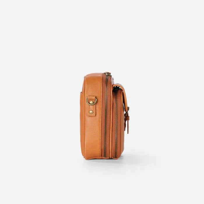 Vintage Crossbody Leather Bag – Adjustable & Spacious Design