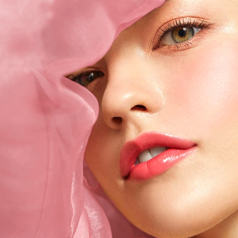 Uiscedhíonach volumizing mascara smudge-cruthúnas a dhéanamh