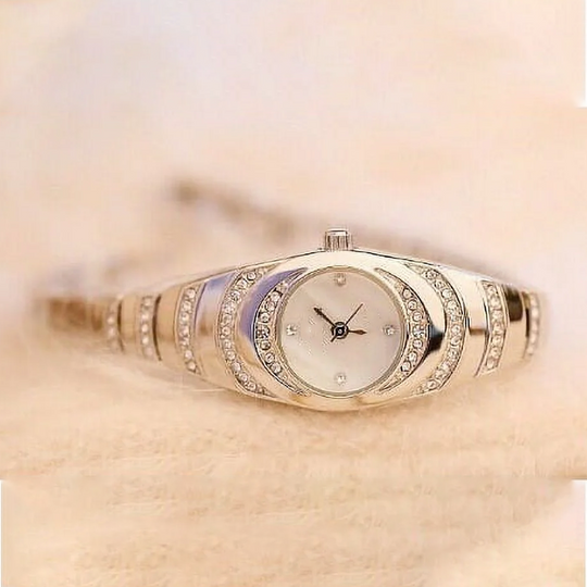 ✨Nyinkommet 50% rabatt💕Damklocka med strassarmband