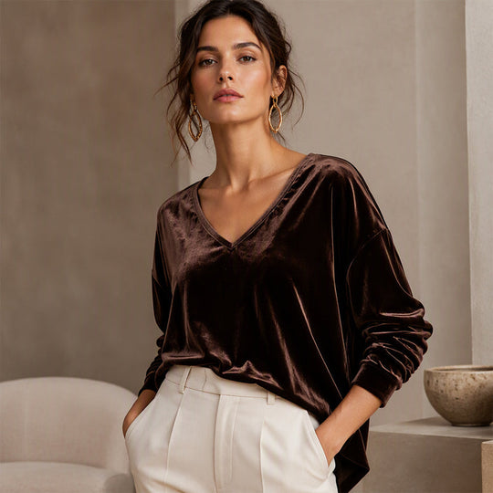 ☀️👚Seasonal Style - V-Neck Velvet Blouse with Long Sleeves – Cozy Warmth & Sophisticated Shine for Cooler Days