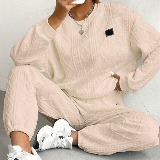 BestSeller🔥 🧵 Cable-knit set with a sweater and pants