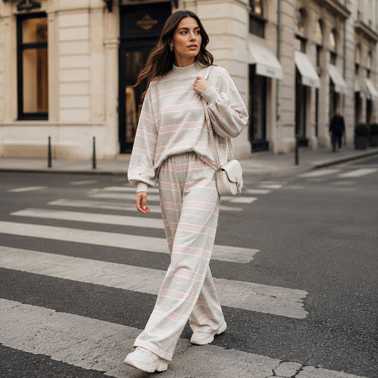 Ensemble haut rayé à col montant pour femme et pantalon à jambe large
