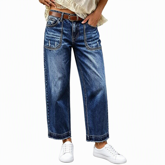 Jeans en denim vintage stretch pour femme, jambe droite, avec poches plaquées usées et ourlet effiloché brut
