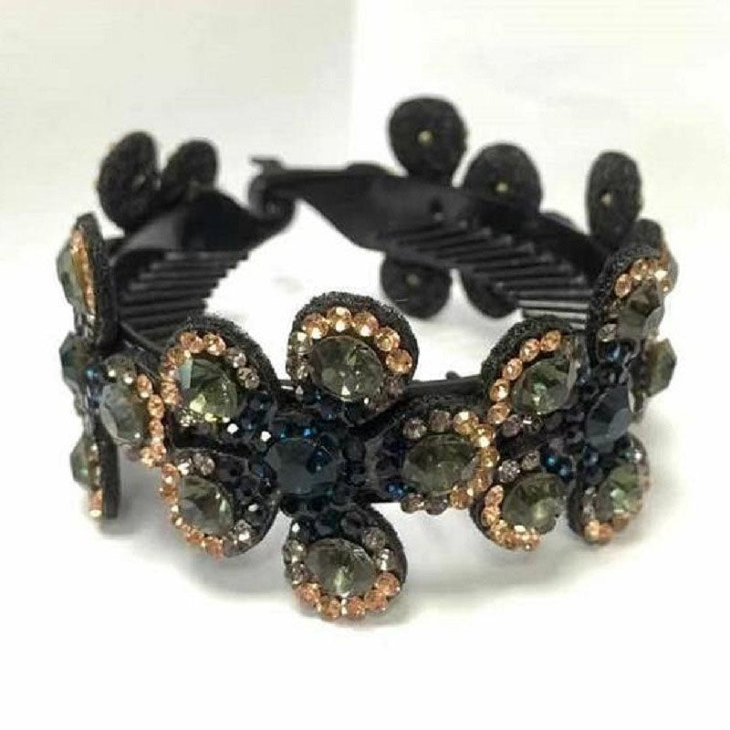 Kristallblomma utsmyckade hårklipp